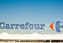 Carrefour sollicité par le distributeur canadien Couche-Tard pour un 'rapprochement'