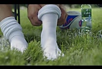 20 ans après Zidane, Antoine Dupont rejoue la mythique pub Volvic